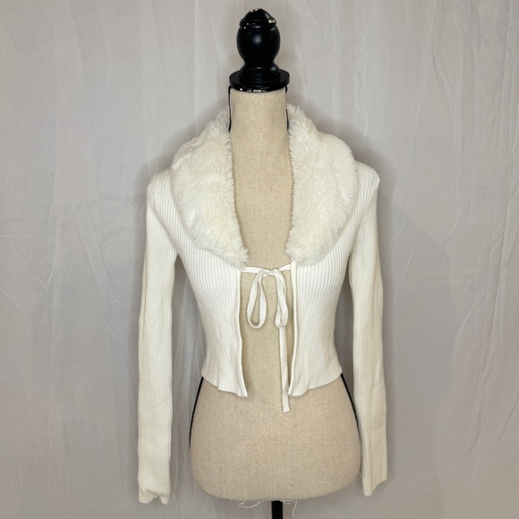 NWT Pookie & Sebastian Cropped White Knit Cardigan with Faux Fur - Picture 4 of 8
